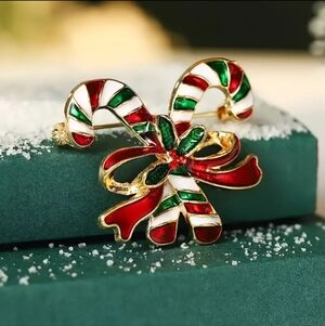 🆕️🎄CANDY CANE CHRISTMAS BROOCH PIN🎄